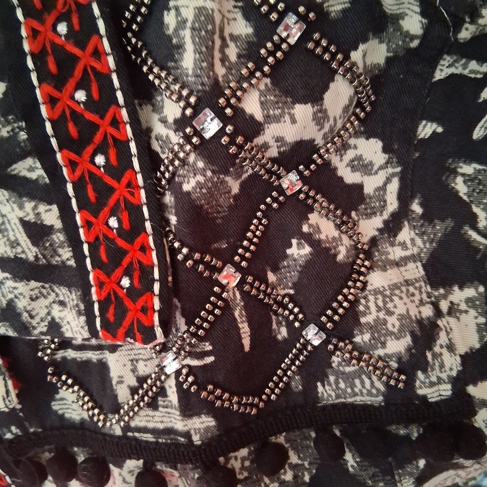 Chic Patterned Jacket with Red Trim NWT - image 3